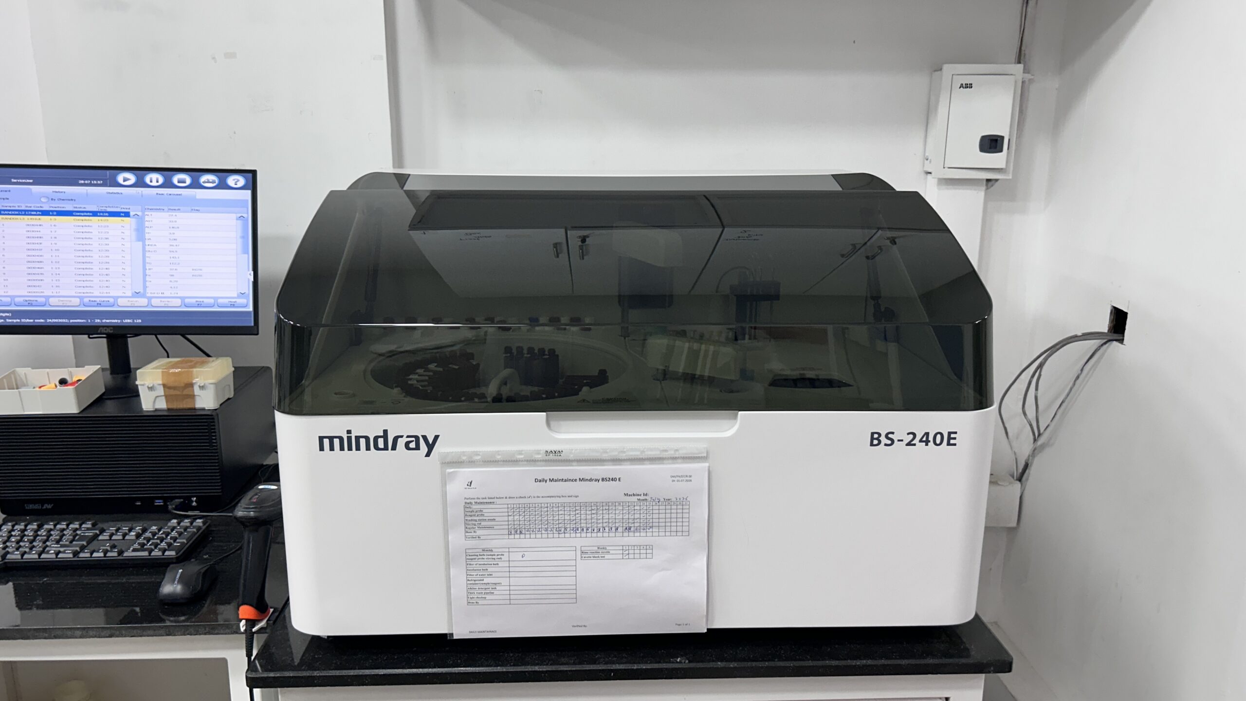 Biochemistry analyser